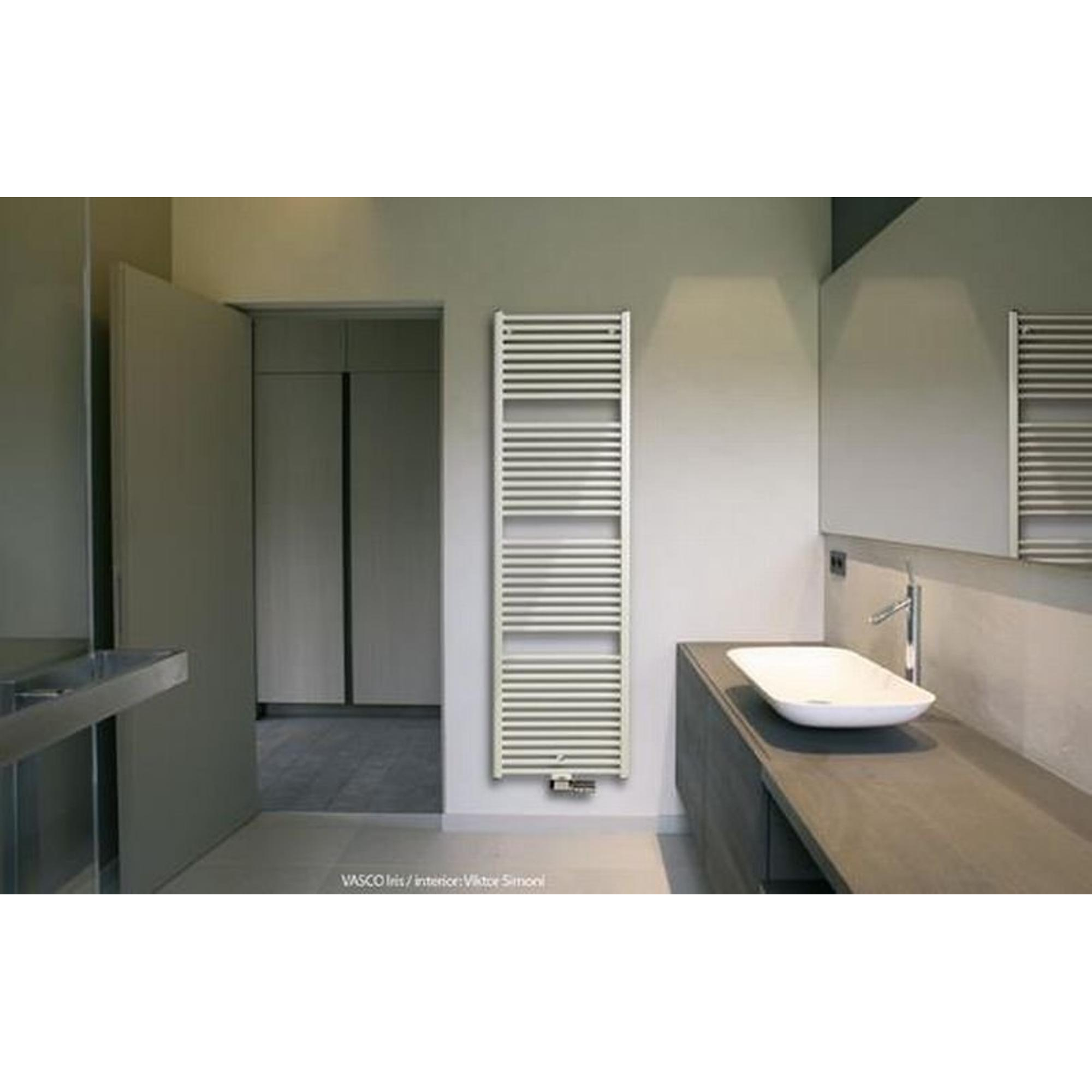 Vasco Iris HDM designradiator - 110.4x45x3.2cm - Traffic White mat