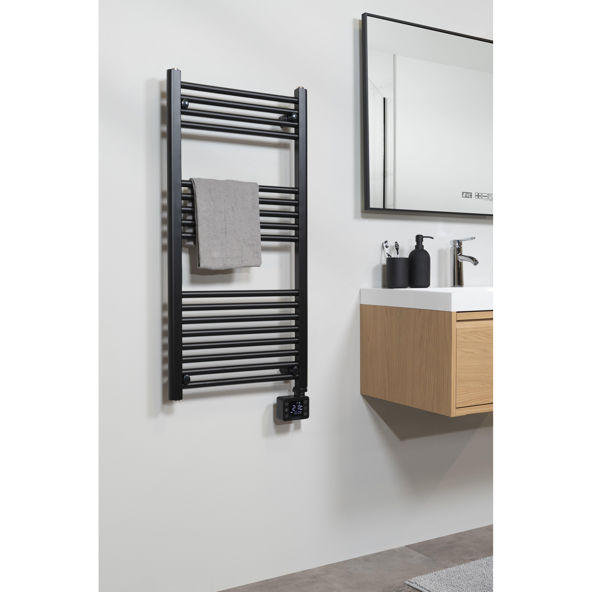 Eurom Sani-Towel elektrische handdoekradiator 110x50cm 800W WiFi mat zwart
